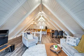 Stylish Bellingham Home w/ Lake + Mountain Views! - Image 5