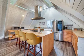 Stylish Bellingham Home w/ Lake + Mountain Views! - Image 3