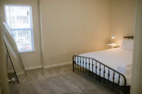 3BR 2BA Apt Pool and Gym - Image 2
