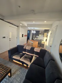 Sunny one of a kind 1 bedroom, 15 minutes to NYC - Image 5
