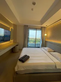 B03E Cozy Modern Studio PIK Netflix - Image 3