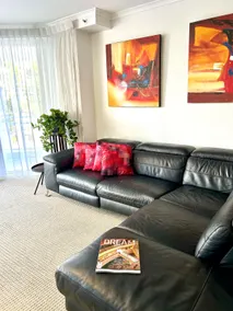 Luxury Unit, Beach & Shops, Guest 5* Favourite - Image 3
