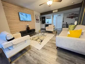 Entire Condo Modern 3B-2BA | Near NRG Downtown - Image 2