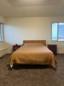 4BR/2.5BA Home – Remote Work & Relaxation - Image 4