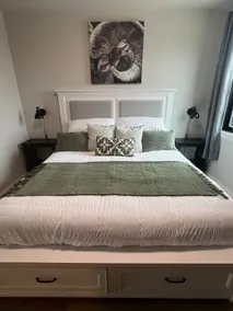 Four Seasons Luxury Loft - Image 3