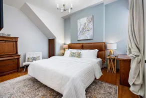 Elegant Victorian 2BR • 2 Parking • 2 km FIFA MBO! - Image 5