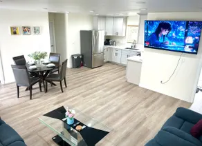 Entire/Cozy/Quite back unit in LA w/self checkin - Image 3