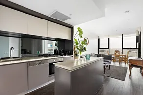 Luxury living on the yarra - Image 5