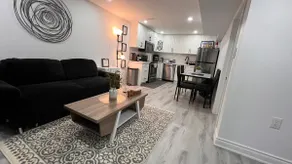 Double Bedroom Stylish Unit with separate entrance - Image 2