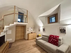 New three-room apartment in the historic center with parking space - Image 5
