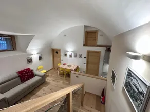 New three-room apartment in the historic center with parking space - Image 2