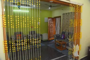Sri Sakthi Home Stay - Unstained bed sheets- powerful AC - Fast wifi - Water purifier - Spotless bathrooms- No cockroaches- Dust free rooms- Luxury mattress- Refrigerator- cozy ambience- 24 hours hot water- washing machine - Image 5