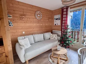 Mountain view • 2 bedrooms • Portes du Soleil ski area - Image 3