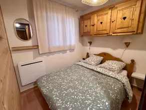 Mountain view • 2 bedrooms • Portes du Soleil ski area - Image 4