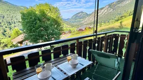 Mountain view • 2 bedrooms • Portes du Soleil ski area - Image 2