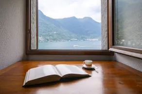 Artist's house in Como with lake views and parking - Image 2