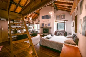Artist's house in Como with lake views and parking - Image 4