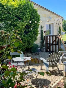 La Petite Maison in the vineyards - Image 4