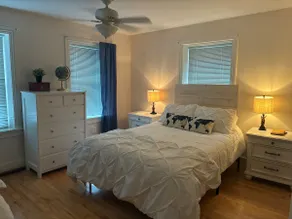 The Willow Wren | 2BR Pet Friendly Cottage Escape - Image 4