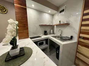 A cutting-edge suite in the center - Image 3