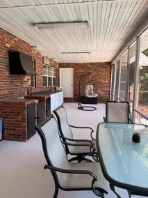Beautiful lake house w/pool. - Image 3