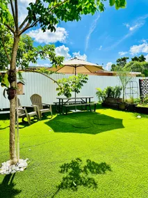 Sunflower Family Retreat-Fenced &Turf Yard w/BBQ - Image 2