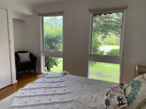 Serene 4Bed2Bath House w Parking Near Mornington Peninsula - Image 3