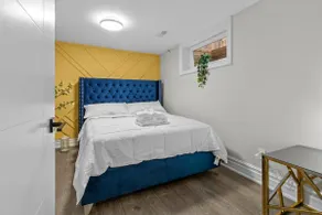 Newly renovated Peaceful Luxury Home - Mississauga - Image 2