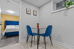 Newly renovated Peaceful Luxury Home - Mississauga - Image 4