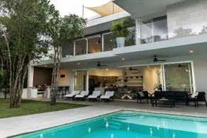 Luxury Villa 4 king Suites - Image 2