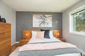 Walk to Whyte Ave |9 beds| Central A/C | sleeps 15 - Image 5