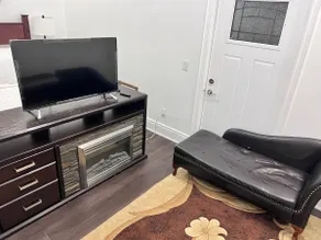 Private bachelor apartment - Image 2