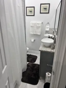 Private bachelor apartment - Image 3