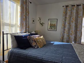Dreamy Covered Veranda in the City (4+, AC, Yard) - Image 3