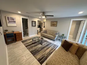 Cozy 2 bedroom, 2 bath apartment/Basement - Image 4