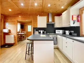 Magnolia Lodge-UK46280 - Image 3