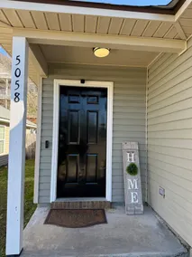Valdosta 3BR • 5 Beds • Near VSU, SGMC & Moody - Image 5