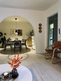 Charming mansion apartment with beautiful location. - Image 2