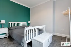 Liz's 4 Bed House: Close to the Motor Point Arena - Image 3