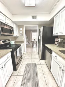 Condo with pool! MINS to beaches & Eglin AFB - Image 5