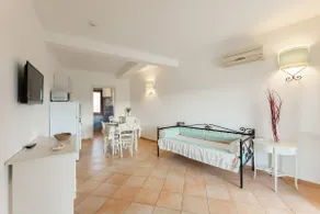 One bedroom apartment 4 people- Baia dei Mirti - Image 4