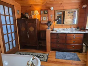 Spectacular Fall Foliage! Cozy Cabin on 11 acres w/ Lake & Mtn Views. - Image 5