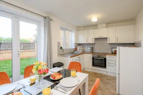 Quiet House, PRKG-3 Cars, Contractors & Families, York Centre 10mins - Image 3