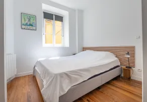 Modern city-center apartment - Image 4