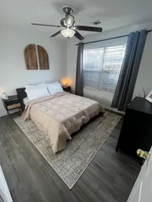 Top-Rated Cozy Apartment Near Gas South District - Image 5