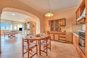 Angela -Terrace & beautiful View lake - Happy Rentals - Image 3