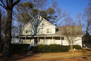 Elegant & Spacious Haven, Perfect for Families - Image 3