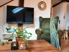 • The atypical • wifi/TV/tram • organic accommodation - Image 2