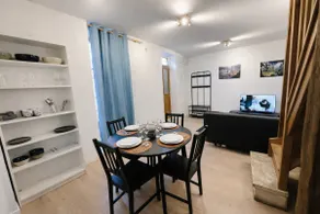 House at the blue door / Air conditioning - Image 2