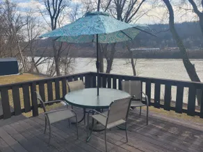 Riverfront Cottage in Owego - Image 4